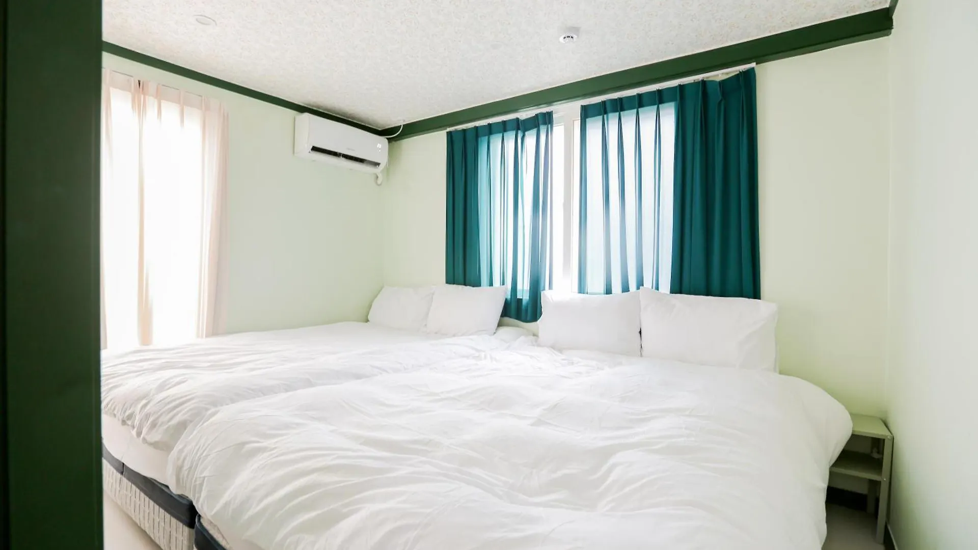 Romantic Rooftop House Apartment Seoul 0*,  South Korea