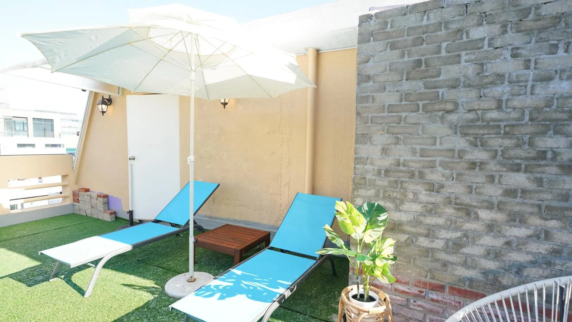 Romantic Rooftop House Apartment Seoul