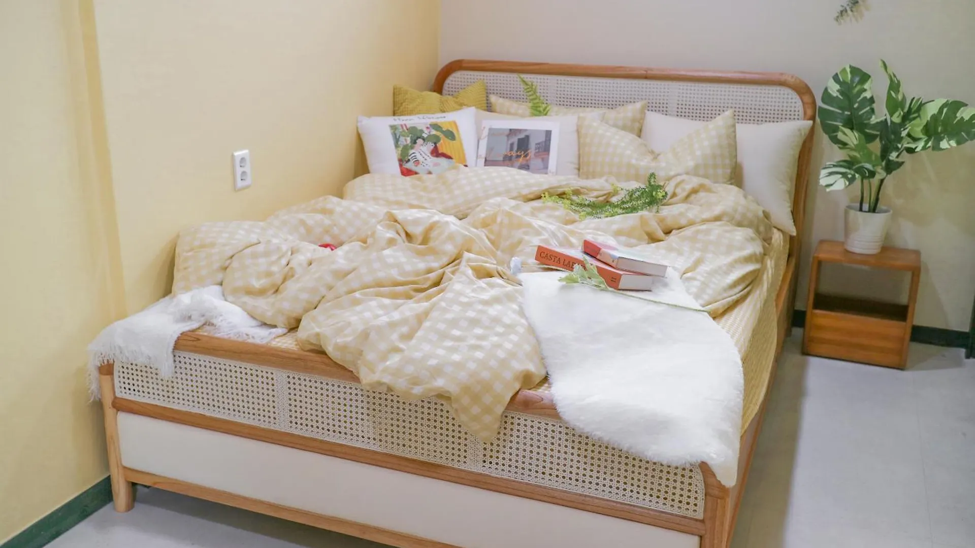Romantic Rooftop House Apartment Seoul